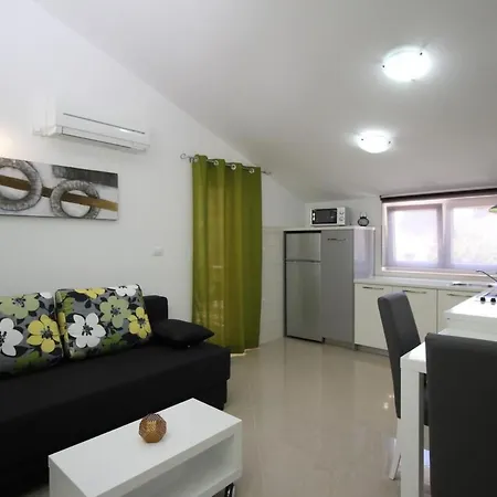 Gorica 1 A2-1 Br-7 By Interhome